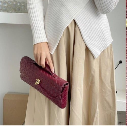 حقيبة بوتيغا كلاتش أنديامو طويل مقاس31سم