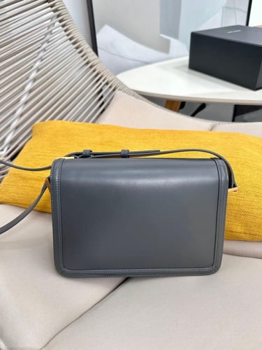 شنطة سان لوران