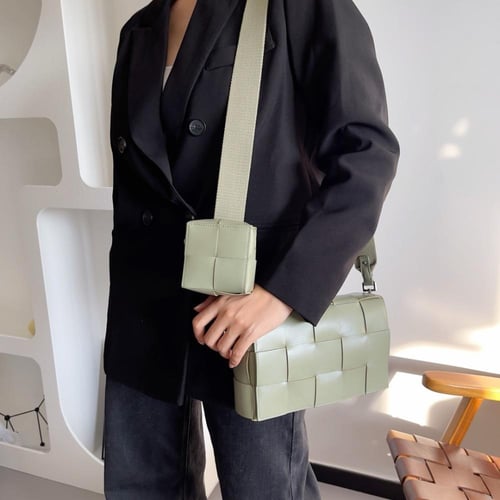 شنطة بوتيقا cassette مقاس 23cm