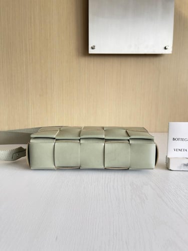 شنطة بوتيقا cassette مقاس 23cm