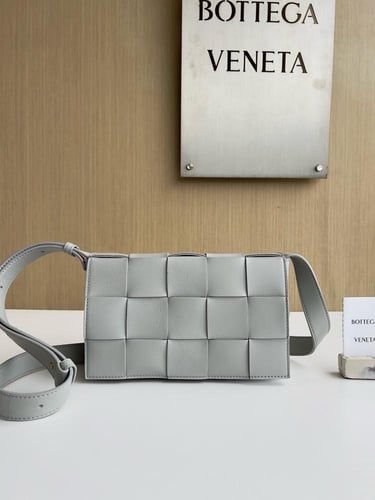 شنطة بوتيقا cassette مقاس 23cm