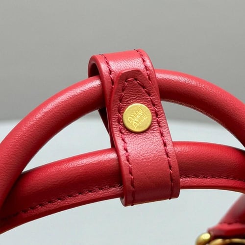 شنطة ميو ميو