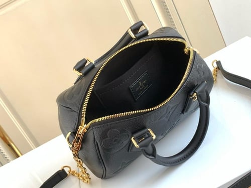 حقيبة سبيدي بندوليير اسود مقاس20سم