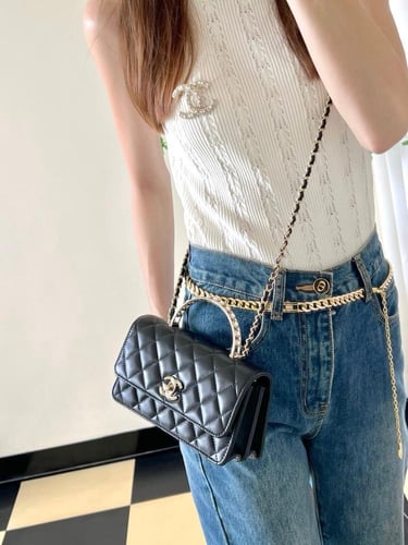 شنطة شانيل 24s مقاس 18.5cm