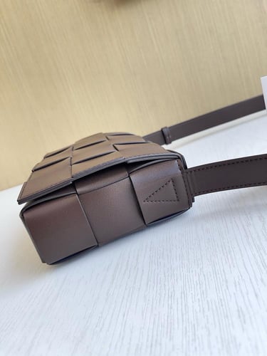 شنطة بوتيقا Cassette مقاس 23cm