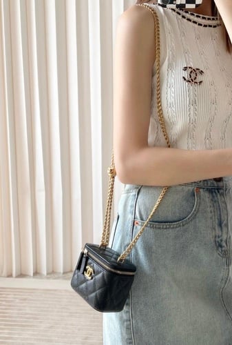 شنطة شانيل 23p مقاس. 11cm