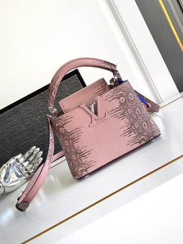 شنطة لوي فيتون Capucines مقاس 21cm