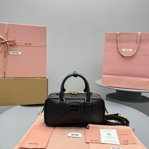 شنطة ميو ميو