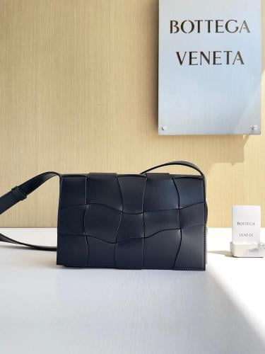 شنطة بوتيقا Cassette مقاس 23cm