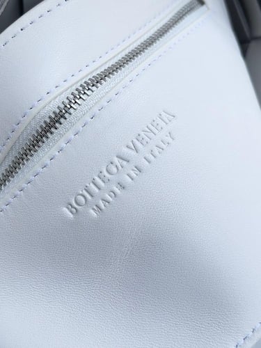 شنطة بوتيقا cassette مقاس 23cm