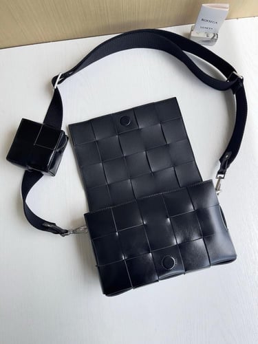 شنطة بوتيقا Cassette مقاس 23cm