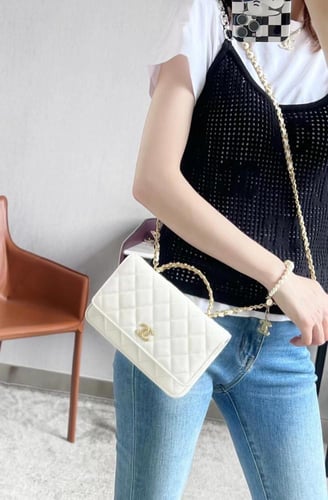 شنطة شانيل كروس باق مقاس. 19.2cm