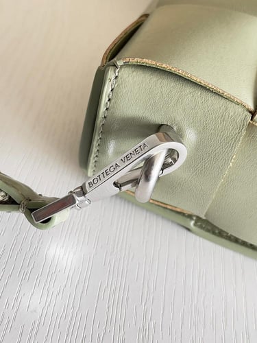 شنطة بوتيقا cassette مقاس 23cm