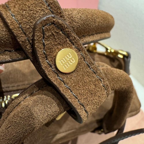 شنطة ميو ميو