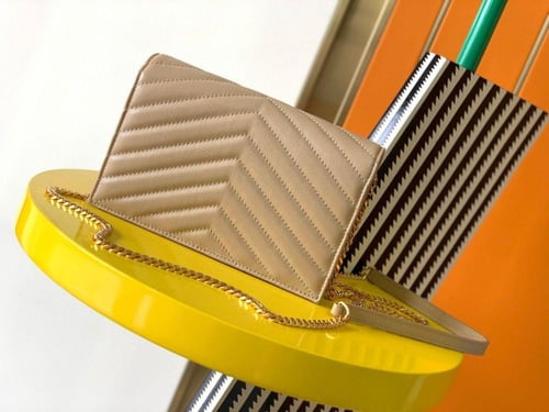 شنطة سان لوران مقاس 19cm