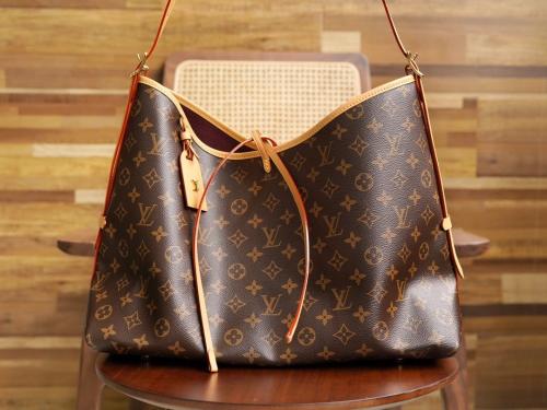 شنطة لويس CARRYALL