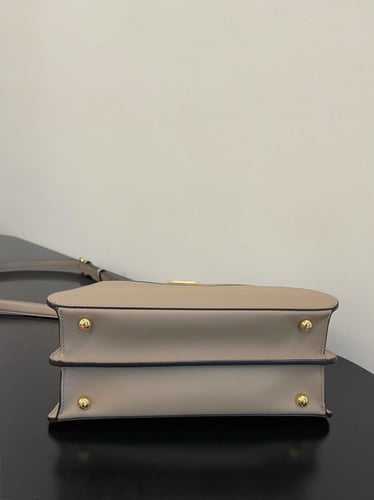 شنطة فندي بيكابو