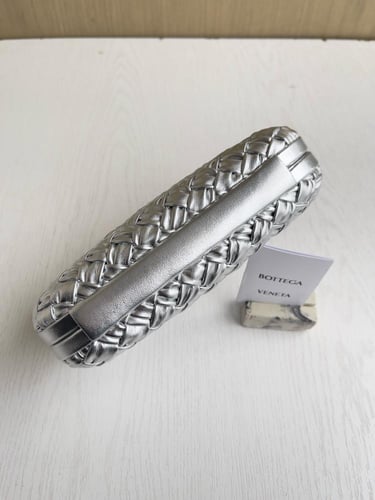 شنطة بوتيقا knot مقاس 19cm