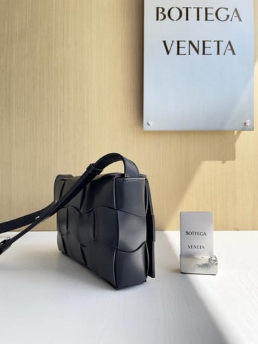 شنطة بوتيقا Cassette مقاس 23cm