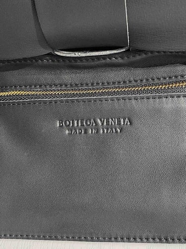 شنطة بوتيقا cassette مقاس 23cm