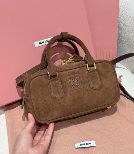 شنطة ميو ميو