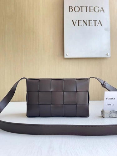 شنطة بوتيقا Cassette مقاس 23cm