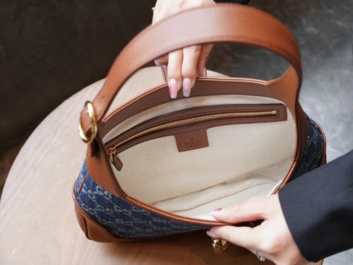 شنطة قوتشي جاكي