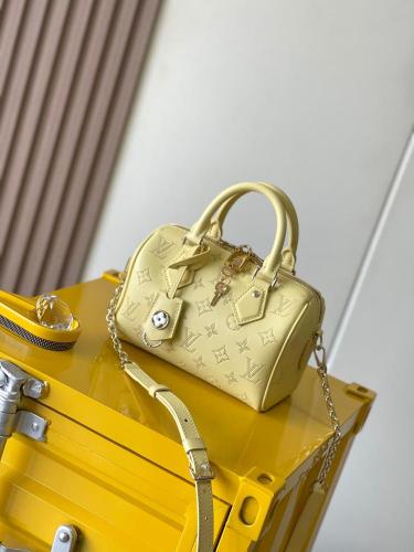 شنطة لوي فيتون Speedy Bandoulière 20 مقاس20.5cm