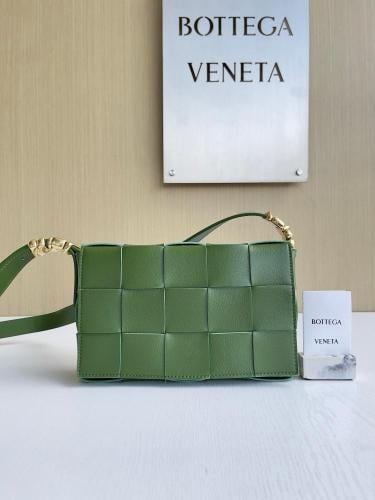 شنطة بوتيقا cassette مقاس 23cm