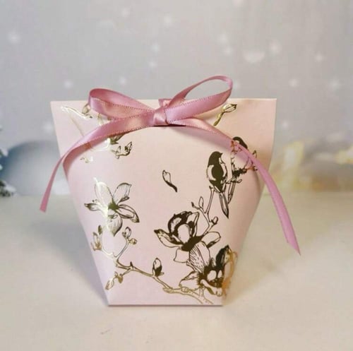 2 بوكس توزيعات بثلاث الوان ( كحلي _ وردي _ أبيض )