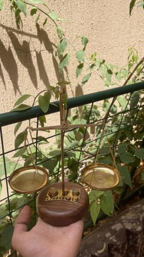 ميزان ذو جودة عالية حجم وسط