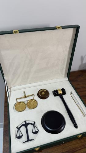 بوكس هدية قانونية فاخرة ⚖️، للجنسين