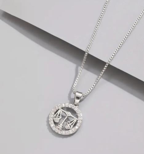 قلادة ميزان العدالة فضي ⚖️