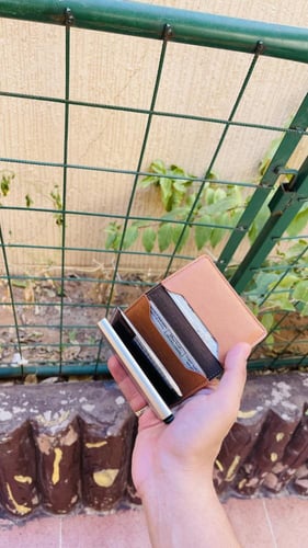 محفظة بطاقات قانونية مع جراب ⚖️