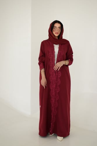 عبايه دانتيل احمر