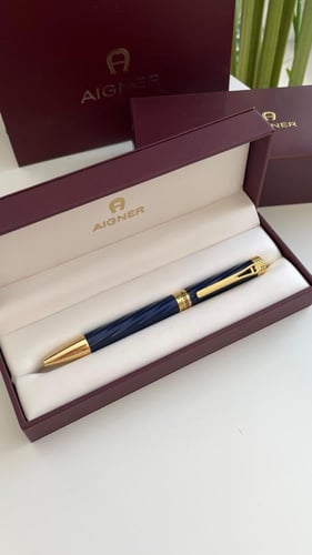 قلم اقنر كحلي مع ذهبي شامل الملحقات