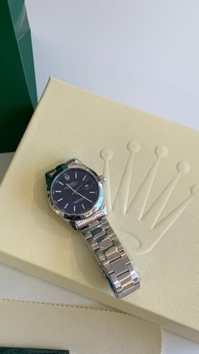 ساعه رولكس فضي مع ازرق شامل الملحقات