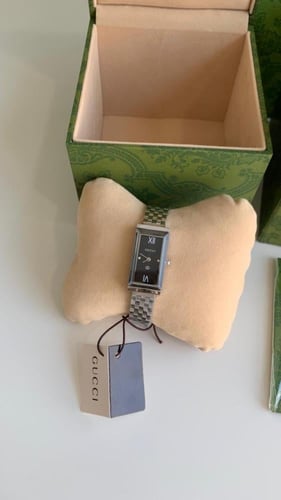 ساعه قوتشي نسائيه شامل الملحقات