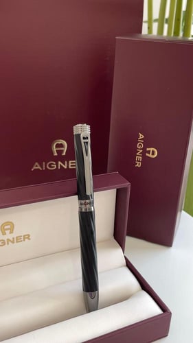 قلم اقنر اسود مع فضي شامل الملحقات