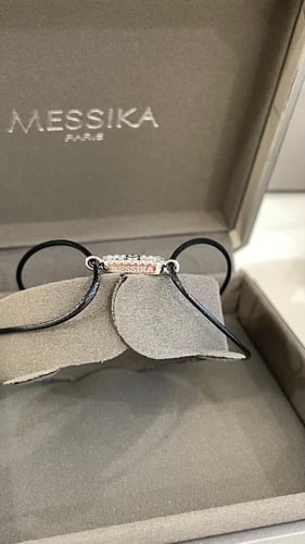 اساور ميسكا كحلي او اسود شامل الملحقات