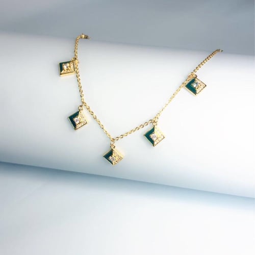 اساور ملونه