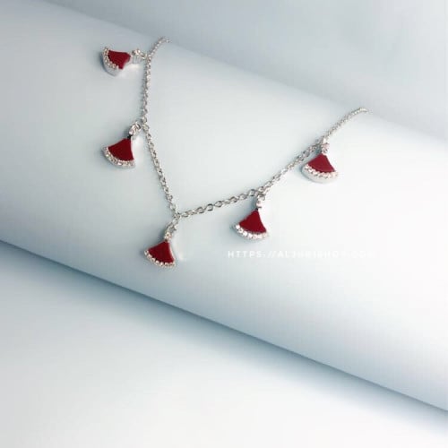 اساور ملونه