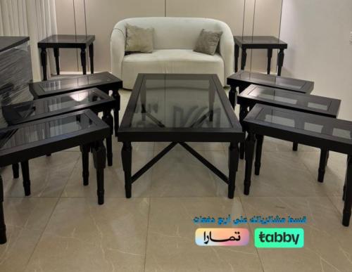طقم طاولات خشب اسود كبيره و6خدمه 2ركنيه