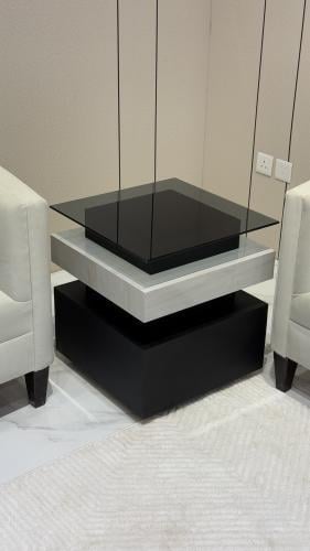 طاوله جانبيه( زوايا) شكل جميل وانيق