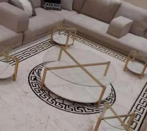 طاولة كنب دائرية دورين 1+4 سطح جزاز شفاف تحت بديل...