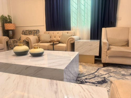 طاوله قهوه بديل الرخام مع حبتين ركنيه