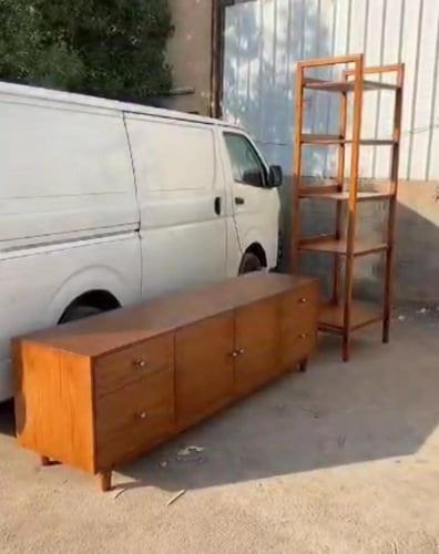 طاوله شاشه خشب سنديان معرق لون بني