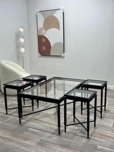 طقم طاولات حديد مع جزاز كنب مرتفع