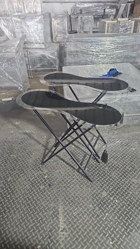 طاولات استقبال سطح اكرليك وقوعد حديد