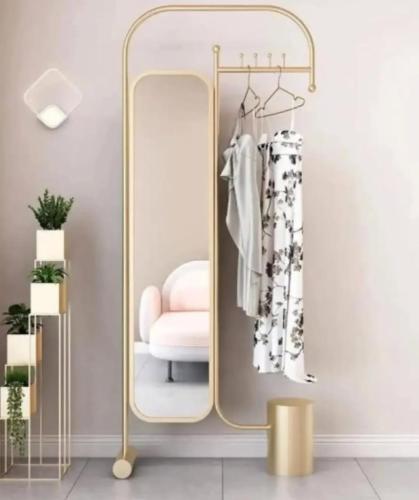 علاقي ملابس مع مراية الاطراف حديد ذهبيحديد